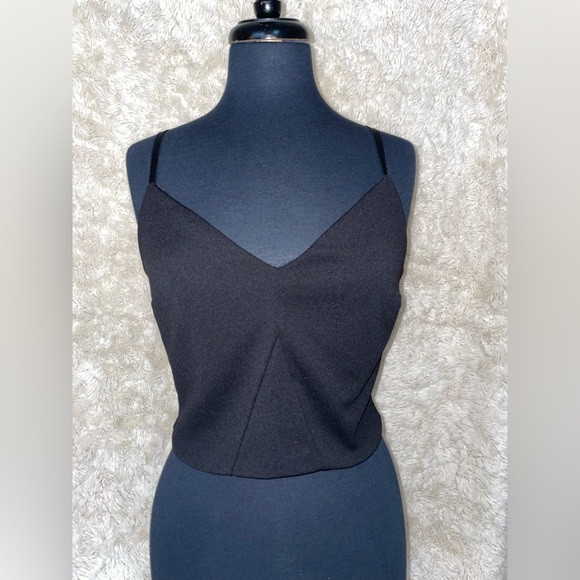 DYNAMITE CROPPED TOP - Picture 2 of 5